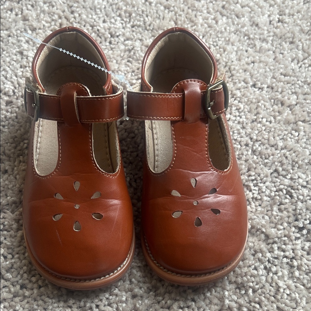 Felix & Flora brown Maryjane shoes size 9